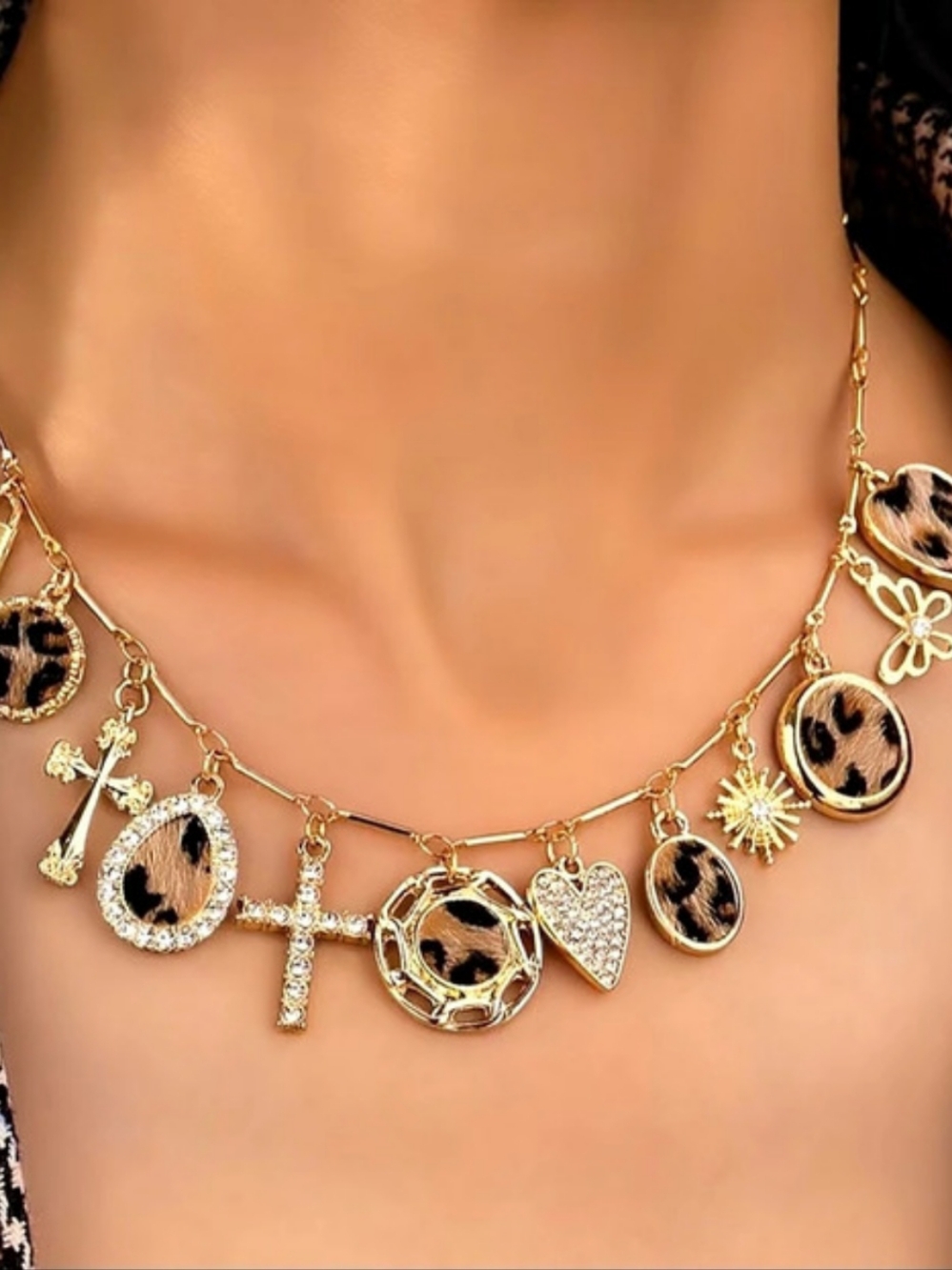 Leopard Charm Necklace Gold Like New